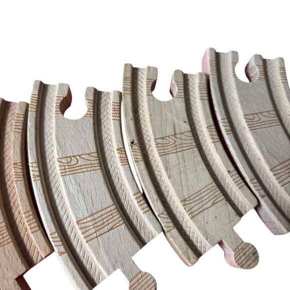 Thomas & Friends Lot Of 12 4” Curved Train Track Pieces - Picture 4 of 5